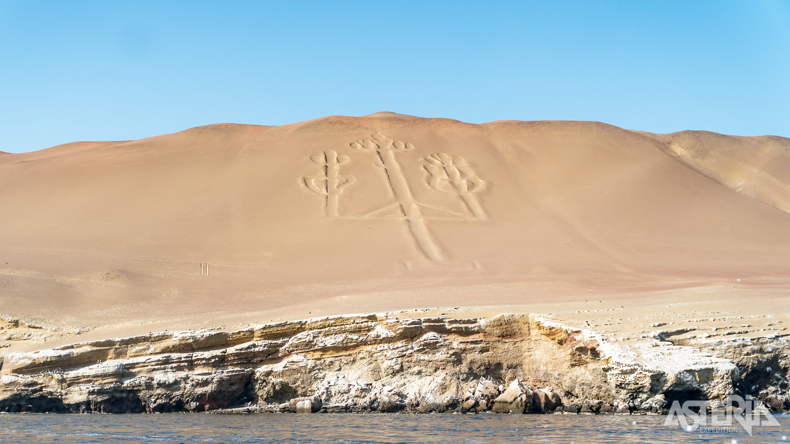 Candelabro de Paracas, een mysterieuze geoglief in de woestijn van Peru, nabij de kust van Paracas