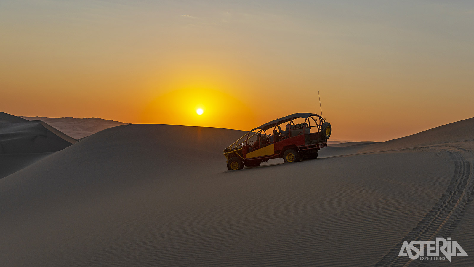 Scheuren door de duinen van Huacachina - pure adrenaline in het hart van de woestijn (facultatief)